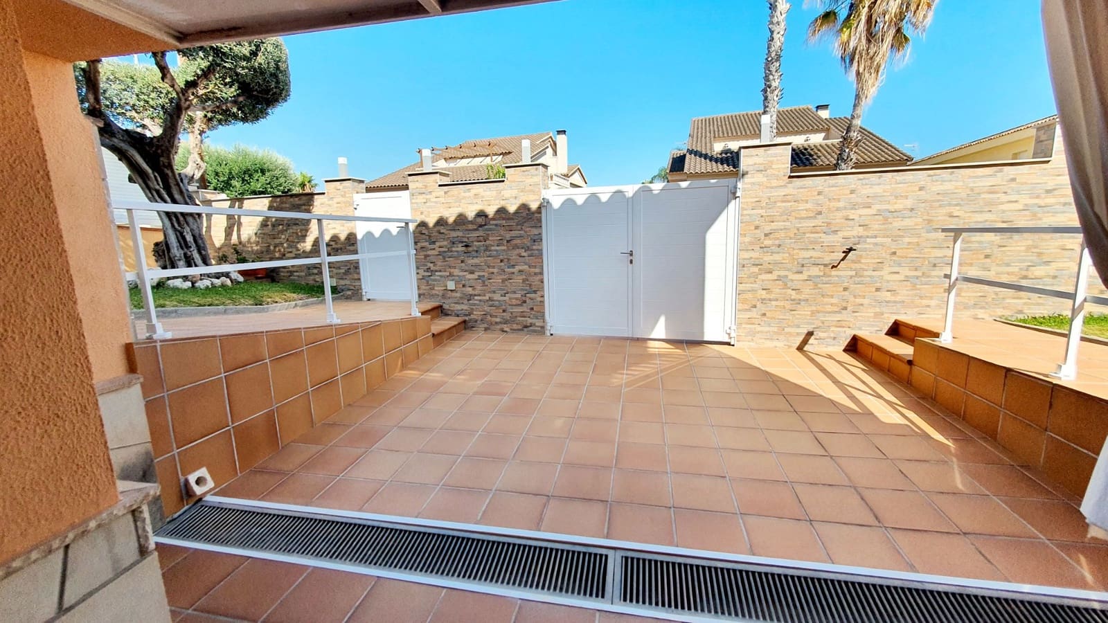 4 soveværelse Villa til salg i Calafell med swimmingpool garage - € 448.000 (Ref: 9707704)