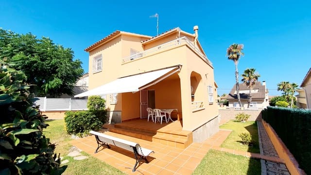 4 slaapkamer Villa te koop in Calafell met zwembad garage - € 448.000 (Ref: 9707704)