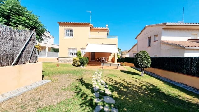 4 slaapkamer Villa te koop in Calafell met zwembad garage - € 448.000 (Ref: 9707704)