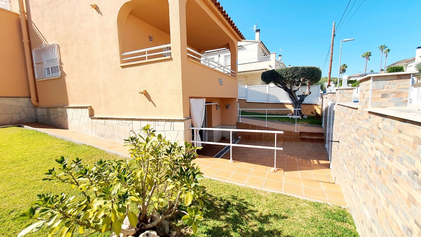4 soveværelse Villa til salg i Calafell med swimmingpool garage - € 448.000 (Ref: 9707704)
