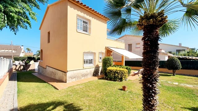 4 slaapkamer Villa te koop in Calafell met zwembad garage - € 448.000 (Ref: 9707704)