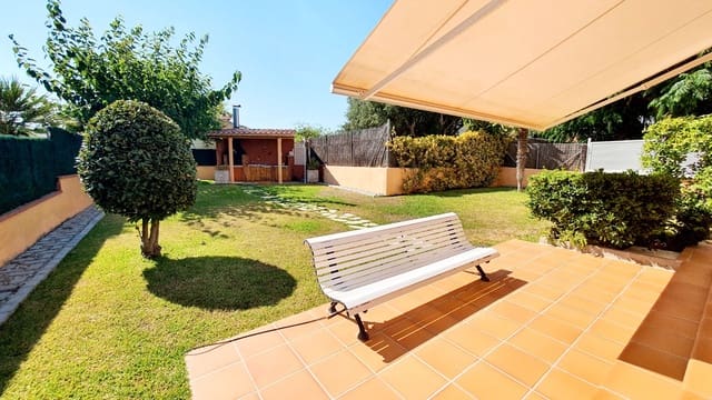4 slaapkamer Villa te koop in Calafell met zwembad garage - € 448.000 (Ref: 9707704)