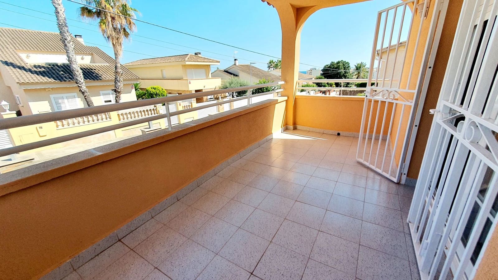 4 soveværelse Villa til salg i Calafell med swimmingpool garage - € 448.000 (Ref: 9707704)