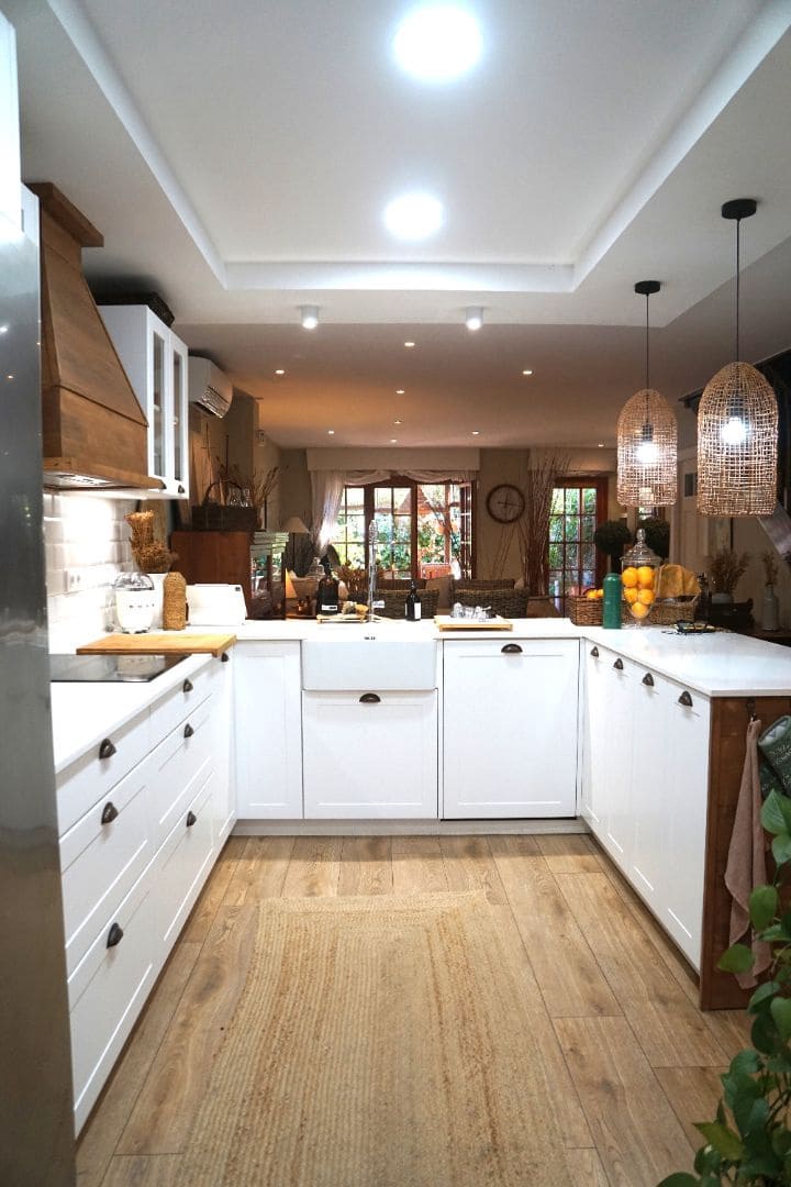 4 bedroom Townhouse for sale in Badalona with garage - € 720,000 (Ref: 9707706)