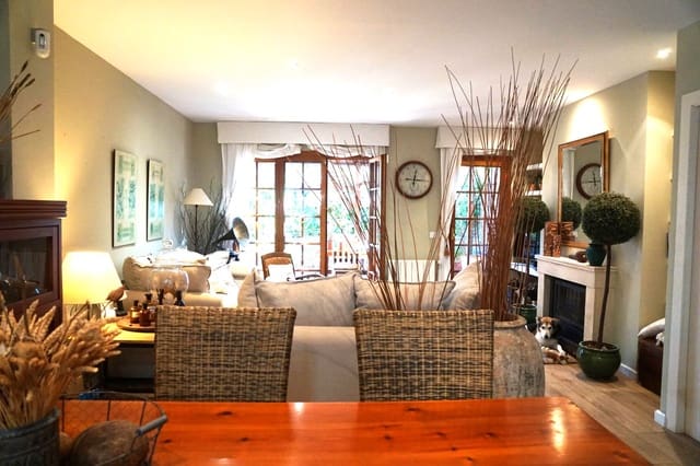 4 bedroom Townhouse for sale in Badalona with garage - € 720,000 (Ref: 9707706)