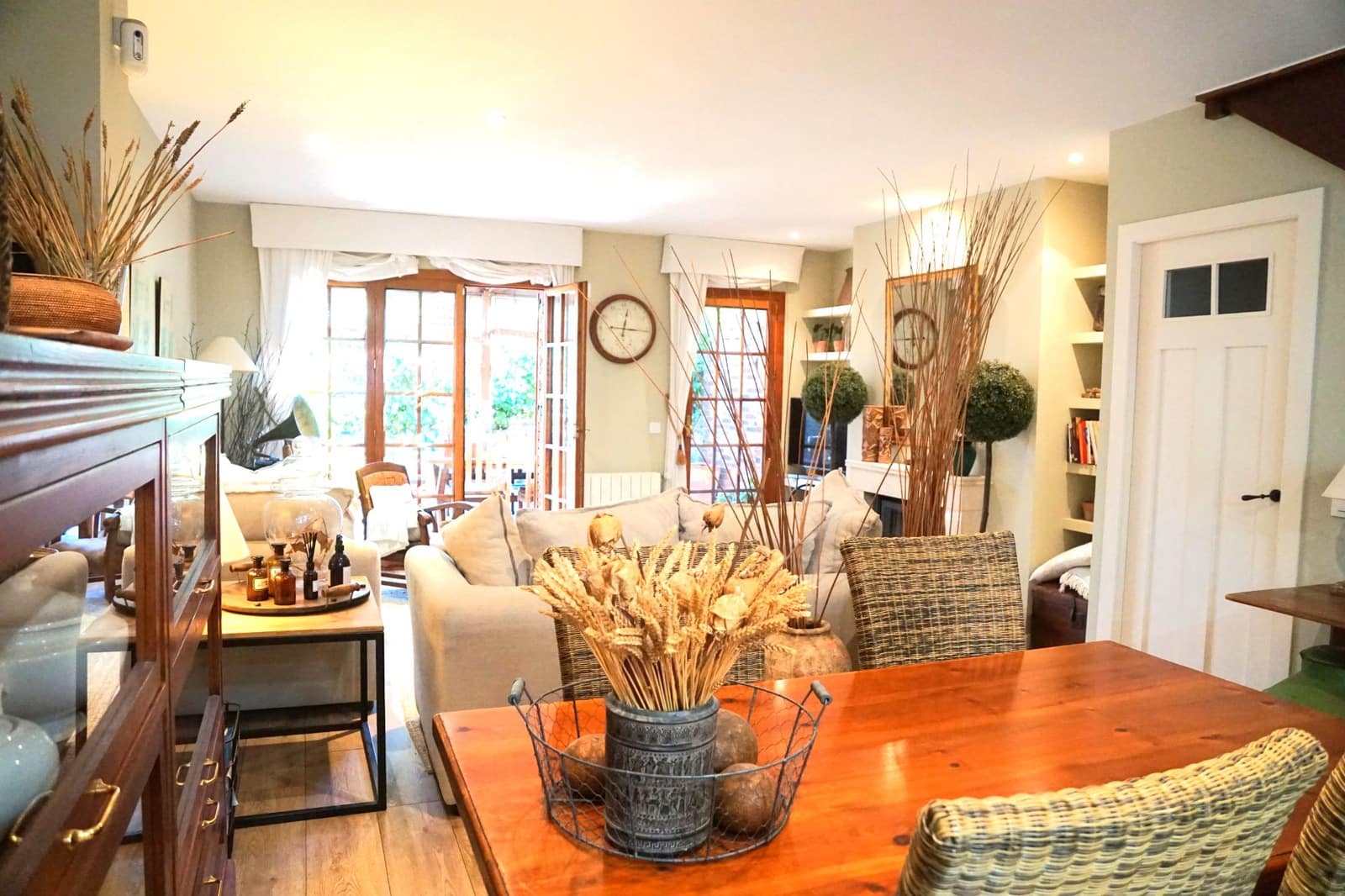 4 bedroom Townhouse for sale in Badalona with garage - € 720,000 (Ref: 9707706)