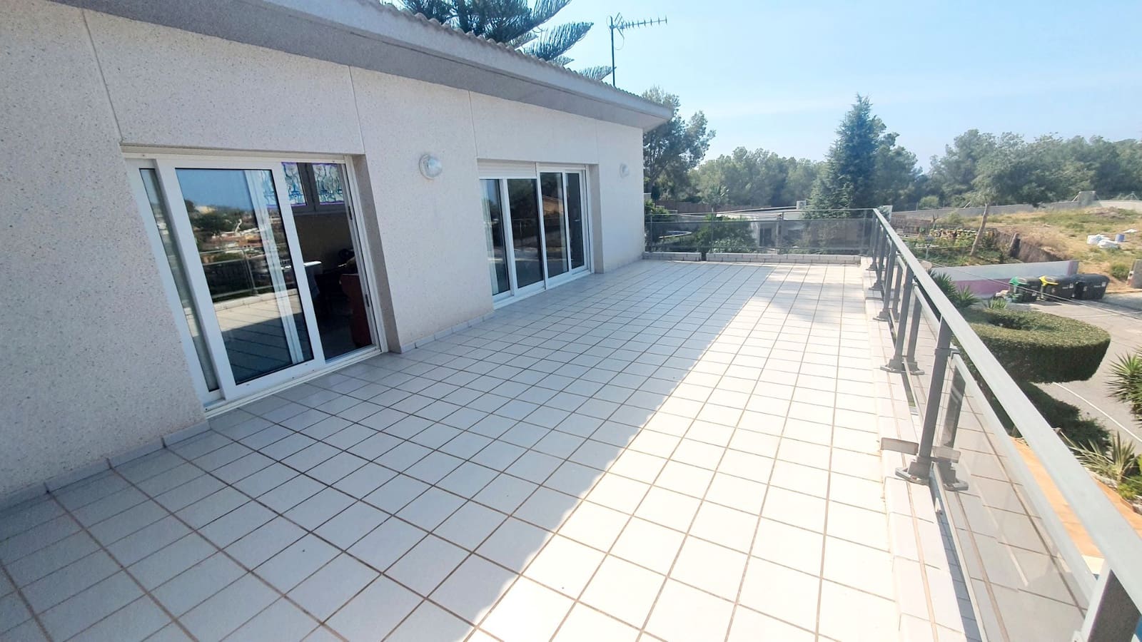 5 sovrum Villa till salu i Calafell med pool garage - 690 000 € (Ref: 9707708)