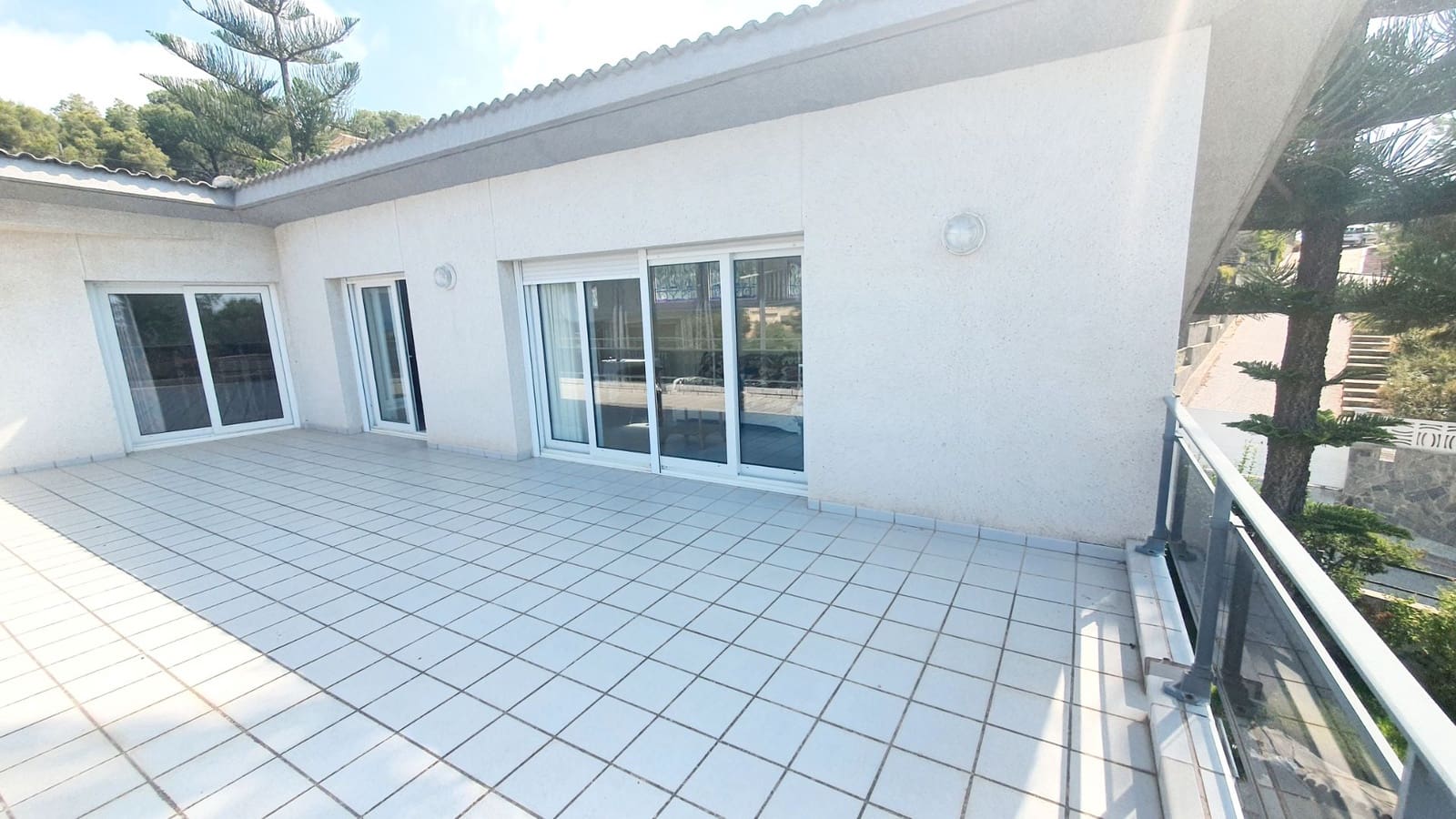 5 sovrum Villa till salu i Calafell med pool garage - 690 000 € (Ref: 9707708)