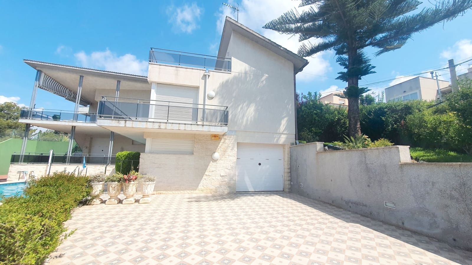 5 sovrum Villa till salu i Calafell med pool garage - 690 000 € (Ref: 9707708)