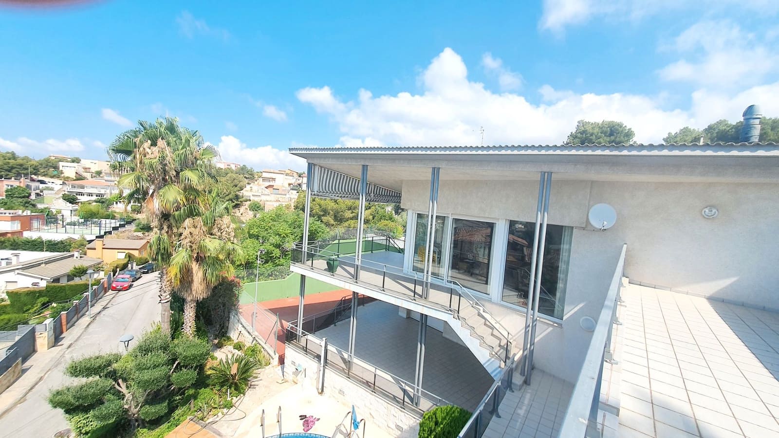 5 sovrum Villa till salu i Calafell med pool garage - 690 000 € (Ref: 9707708)