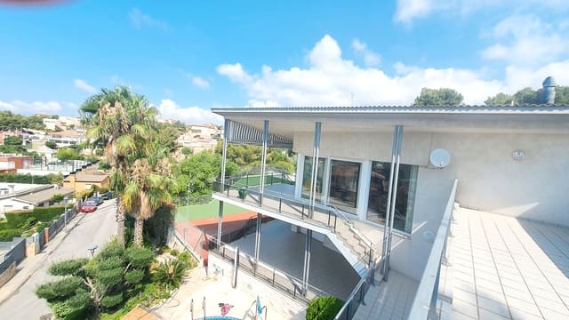 5 bedroom Villa for sale in Segur de Calafell, Calafell with pool garage - € 690,000 (Ref: 9707708)