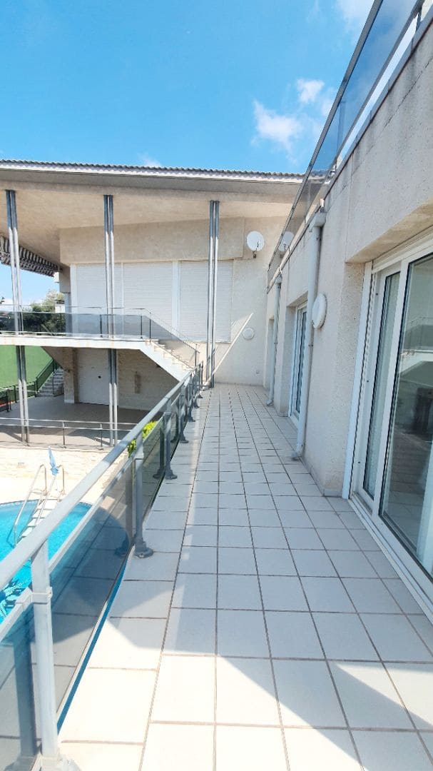 5 sovrum Villa till salu i Calafell med pool garage - 690 000 € (Ref: 9707708)