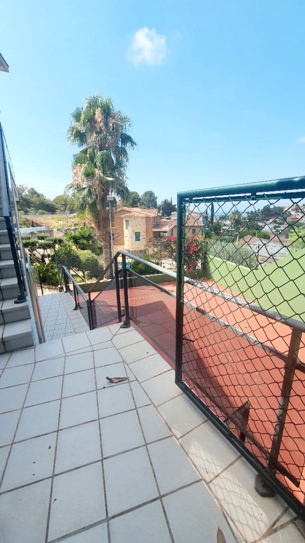 5 sovrum Villa till salu i Calafell med pool garage - 690 000 € (Ref: 9707708)