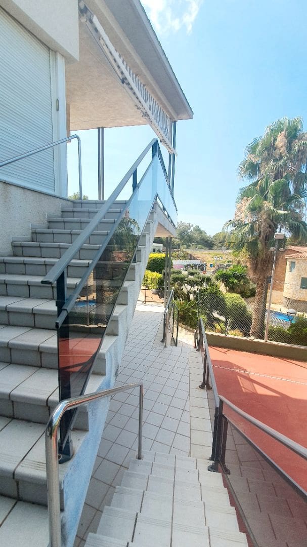 5 sovrum Villa till salu i Calafell med pool garage - 690 000 € (Ref: 9707708)