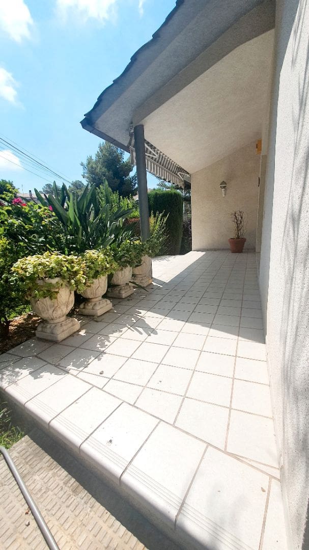 5 sovrum Villa till salu i Calafell med pool garage - 690 000 € (Ref: 9707708)