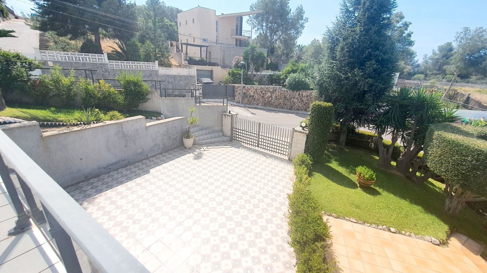 5 sovrum Villa till salu i Calafell med pool garage - 690 000 € (Ref: 9707708)