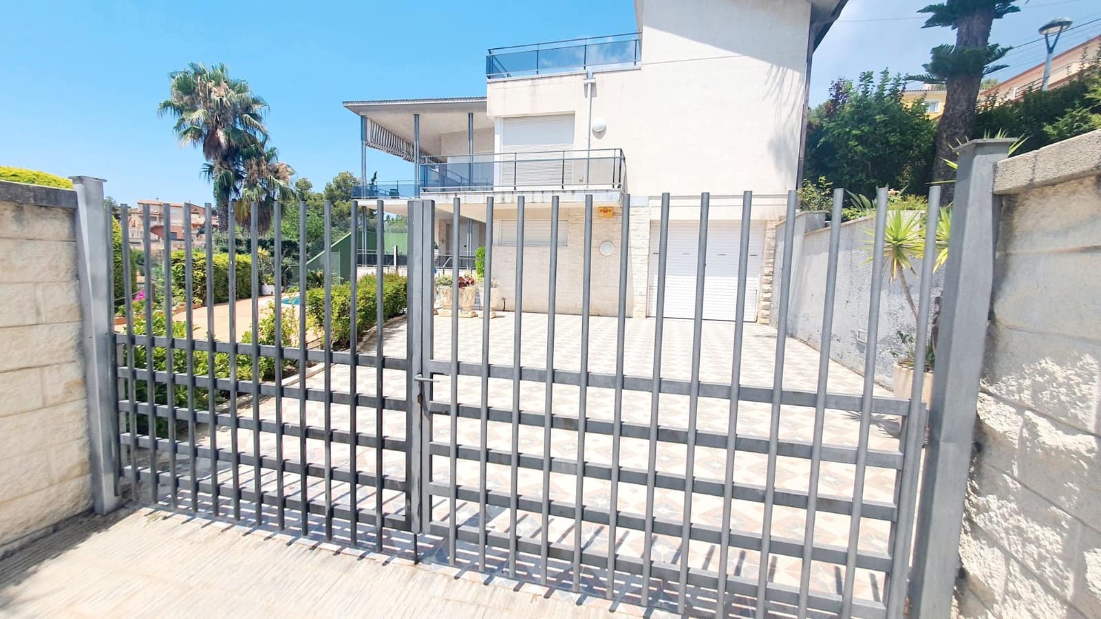 5 sovrum Villa till salu i Calafell med pool garage - 690 000 € (Ref: 9707708)