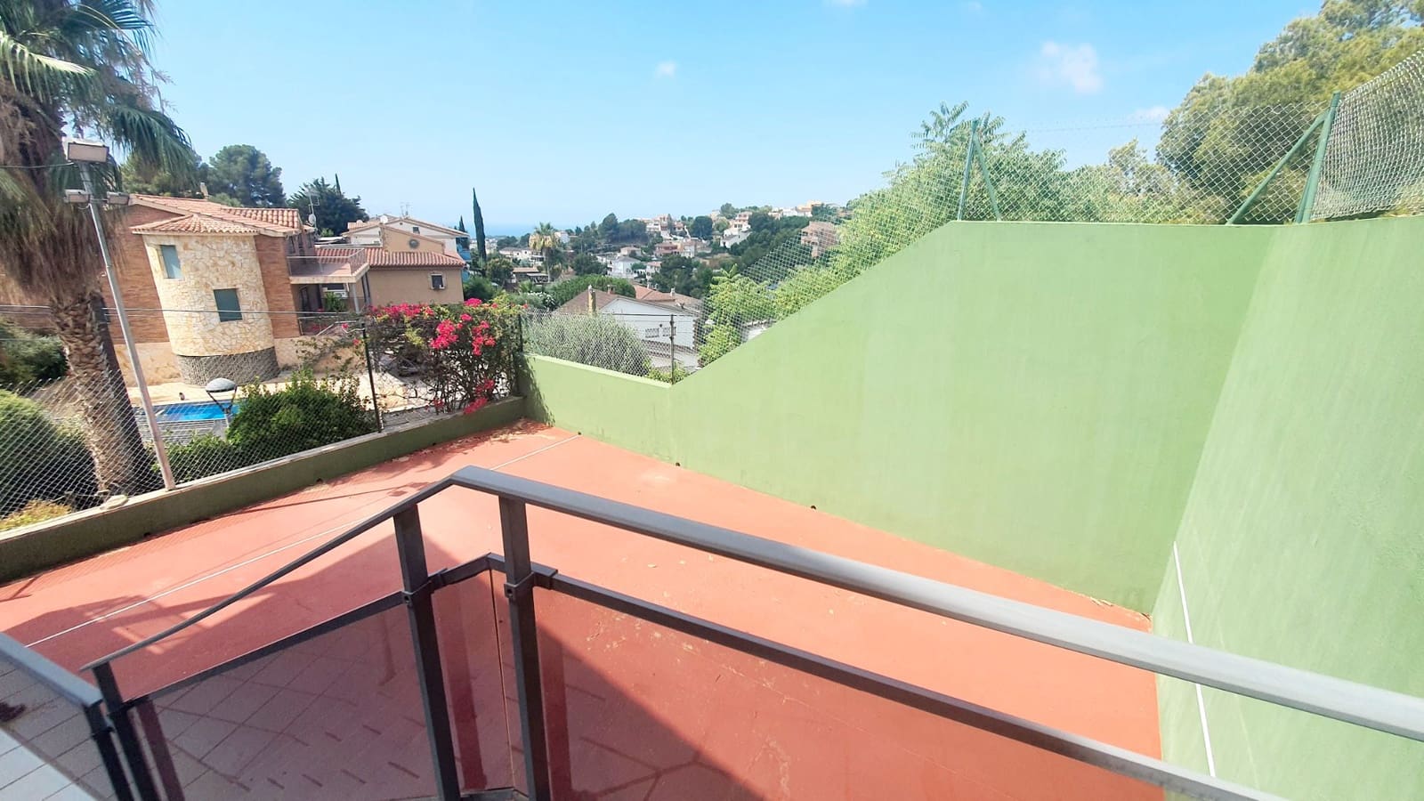 5 sovrum Villa till salu i Calafell med pool garage - 690 000 € (Ref: 9707708)