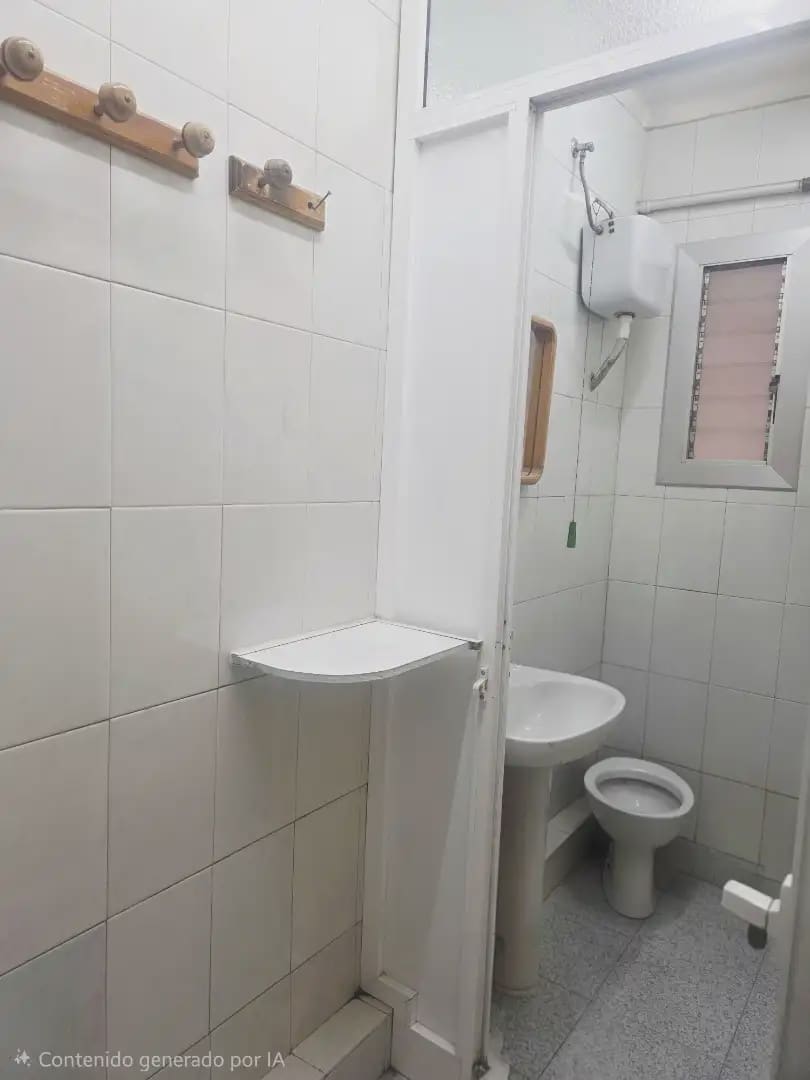 Commercial for sale in Barcelona city - € 155,000 (Ref: 9821227)