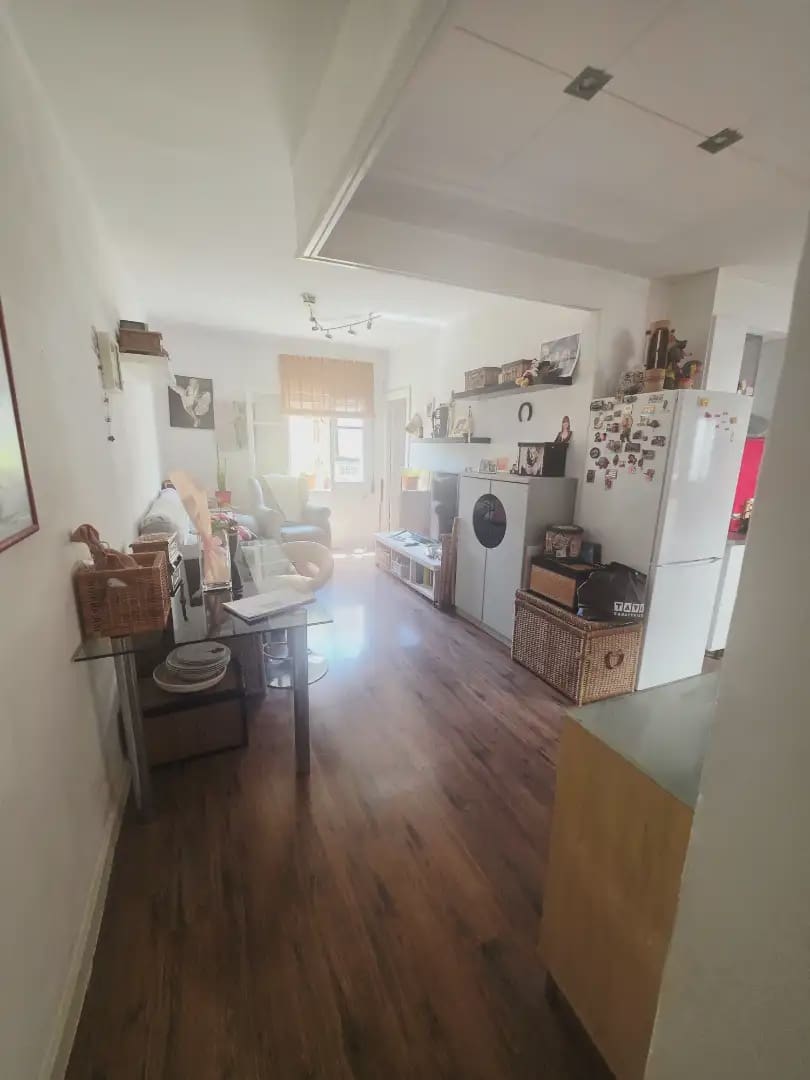 3 soveværelse Lejlighed til salg i Barcelona by - € 210.000 (Ref: 9850417)