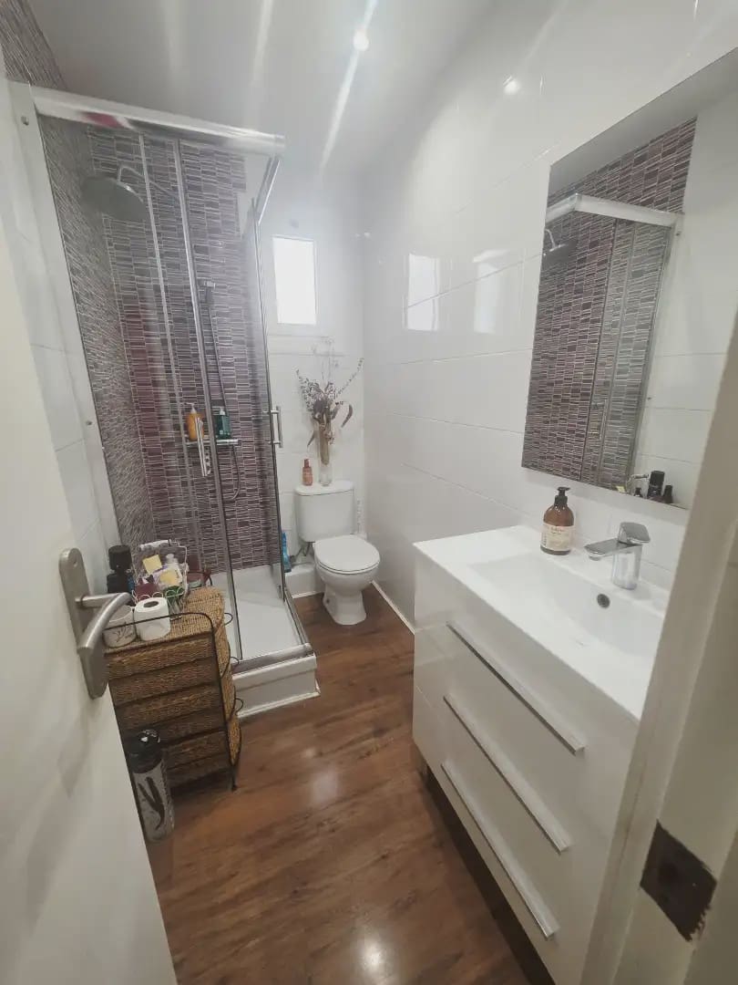 3 soveværelse Lejlighed til salg i Barcelona by - € 210.000 (Ref: 9850417)