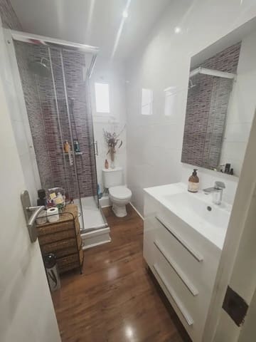 3 soveværelse Lejlighed til salg i les Roquetes, Barcelona by - € 210.000 (Ref: 9850417)
