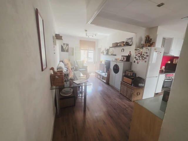 3 soveværelse Lejlighed til salg i les Roquetes, Barcelona by - € 210.000 (Ref: 9850417)