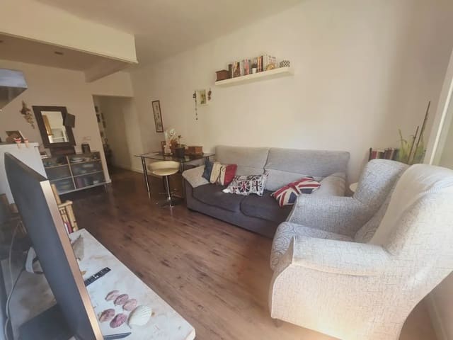 3 soveværelse Lejlighed til salg i les Roquetes, Barcelona by - € 210.000 (Ref: 9850417)