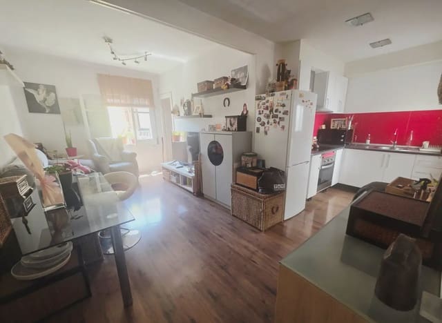 3 soveværelse Lejlighed til salg i les Roquetes, Barcelona by - € 210.000 (Ref: 9850417)