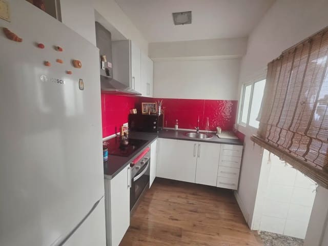 3 soveværelse Lejlighed til salg i les Roquetes, Barcelona by - € 210.000 (Ref: 9850417)