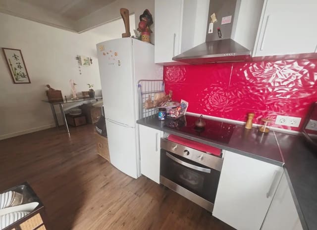 3 soveværelse Lejlighed til salg i les Roquetes, Barcelona by - € 210.000 (Ref: 9850417)
