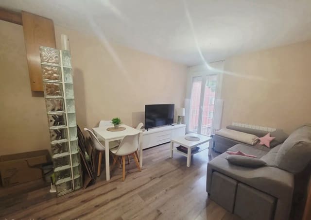 2 soveværelse Lejlighed til salg i Horta, Barcelona by - € 240.000 (Ref: 9883607)
