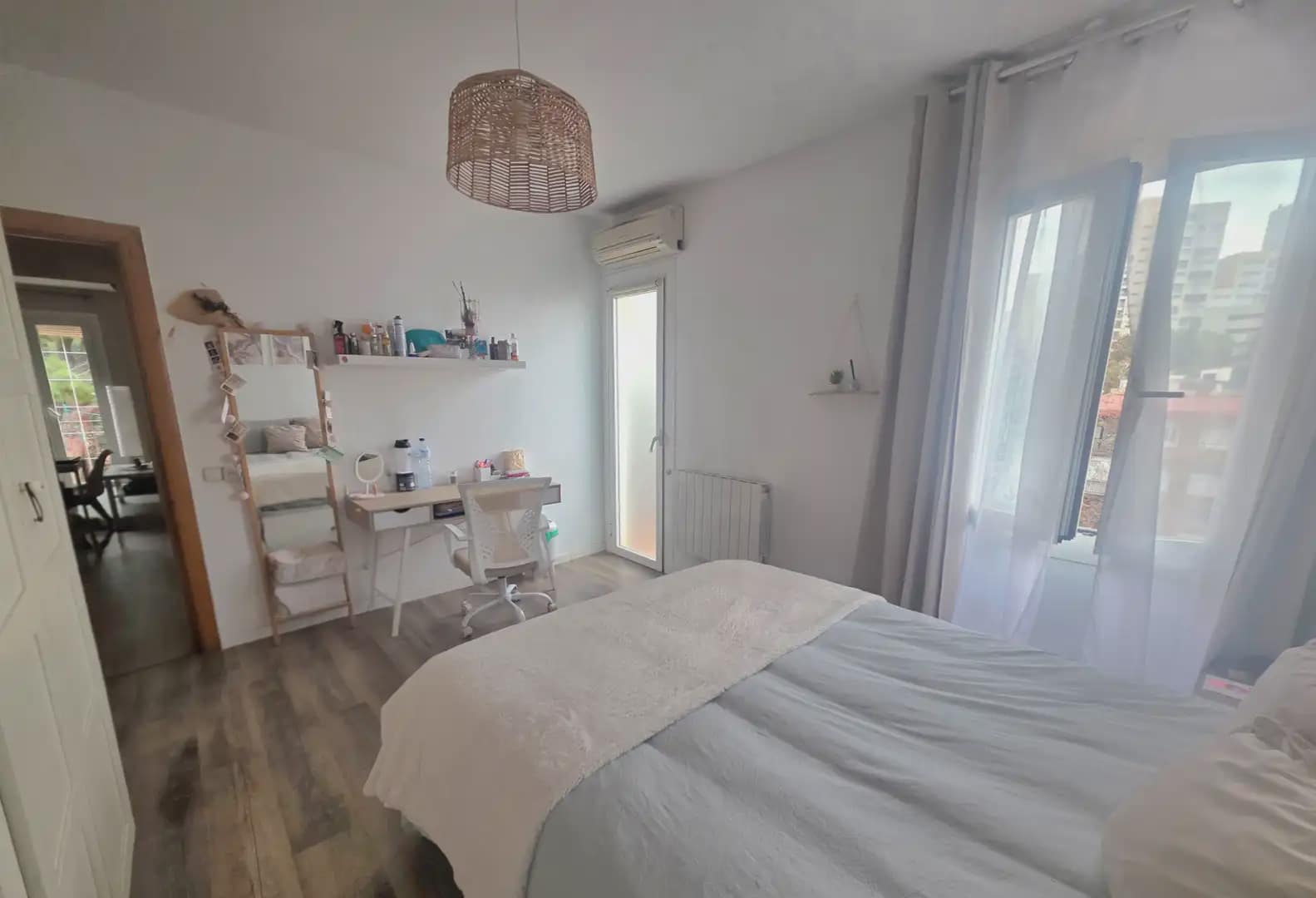 2 soveværelse Lejlighed til salg i Barcelona by - € 240.000 (Ref: 9883607)