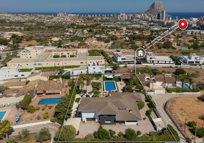 6 soverom Villa til salgs i Calpe / Calp med svømmebasseng - € 1 650 000 (Ref: 9720670)
