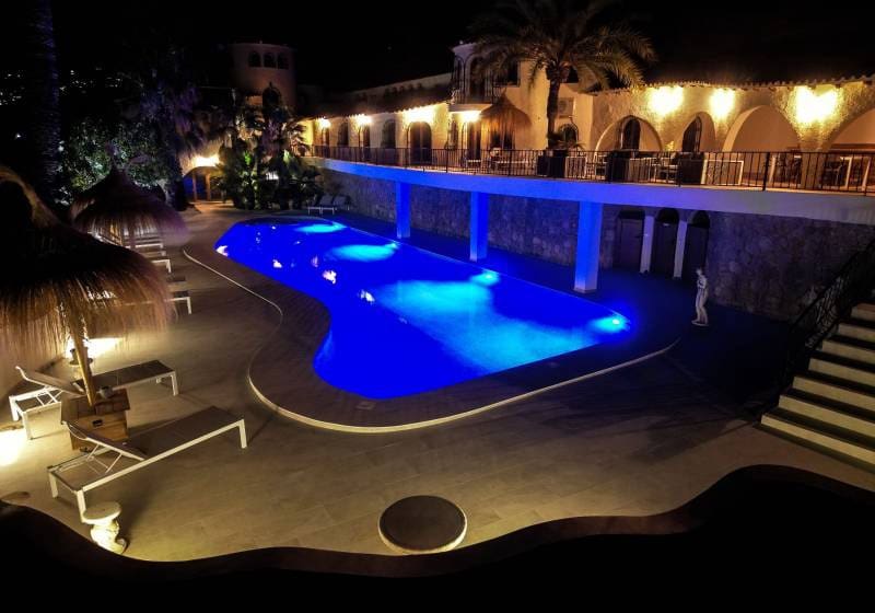 11 bedroom Finca/Country House for sale in Altea la Vella with pool - € 1,900,000 (Ref: 9726332)