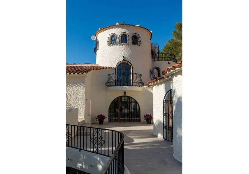 11 bedroom Finca/Country House for sale in Altea la Vella with pool - € 1,900,000 (Ref: 9726332)