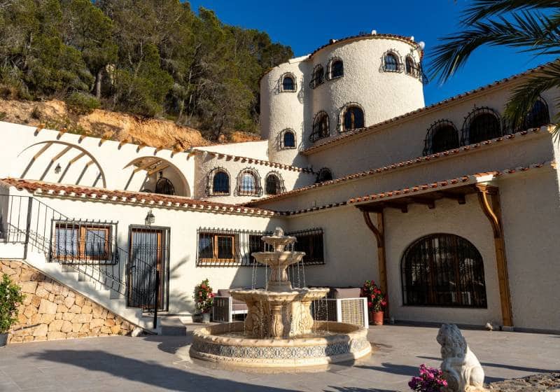 11 bedroom Finca/Country House for sale in Altea la Vella with pool - € 1,900,000 (Ref: 9726332)
