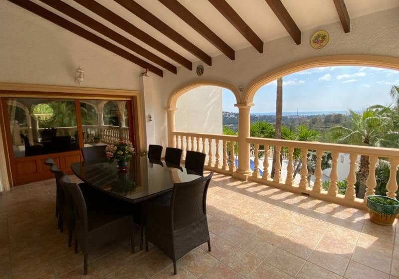 5 bedroom Villa for sale in Calpe / Calp with pool - € 1,165,000 (Ref: 9728450)