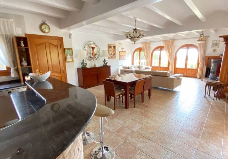 5 bedroom Villa for sale in Calpe / Calp with pool - € 1,165,000 (Ref: 9728450)