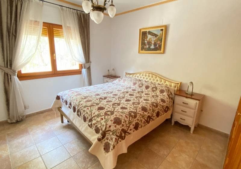 5 bedroom Villa for sale in Calpe / Calp with pool - € 1,165,000 (Ref: 9728450)