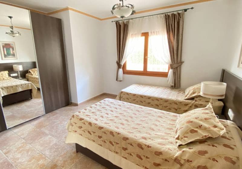 5 bedroom Villa for sale in Calpe / Calp with pool - € 1,165,000 (Ref: 9728450)