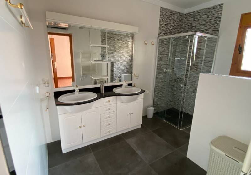 5 bedroom Villa for sale in Calpe / Calp with pool - € 1,165,000 (Ref: 9728450)