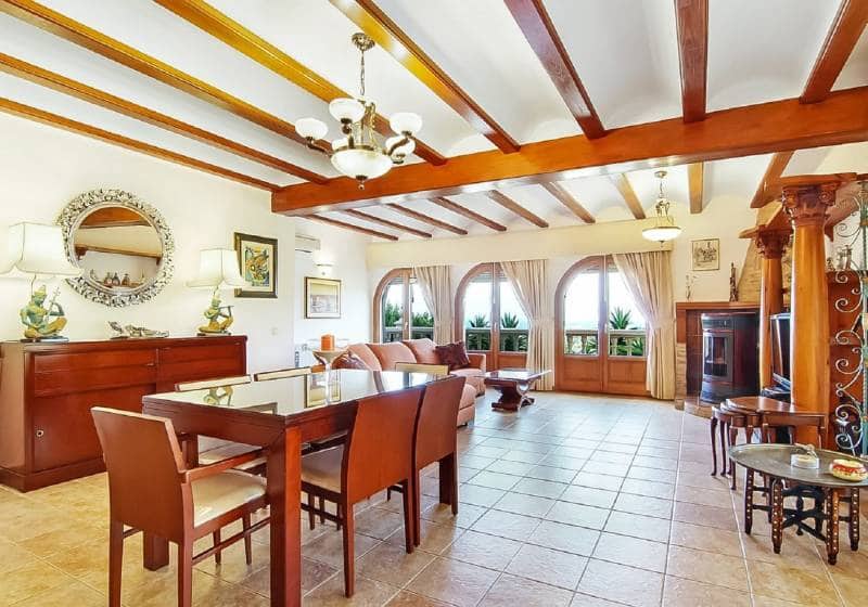 5 bedroom Villa for sale in Calpe / Calp with pool - € 1,165,000 (Ref: 9728450)