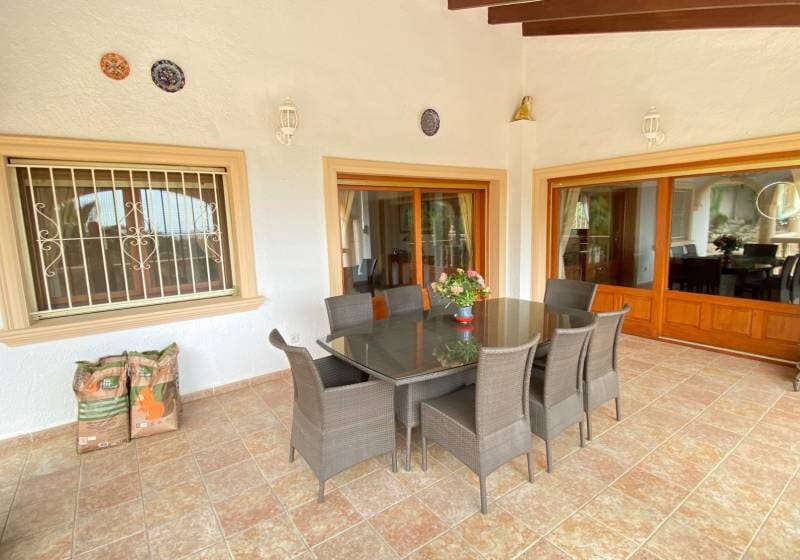 5 bedroom Villa for sale in Calpe / Calp with pool - € 1,165,000 (Ref: 9728450)