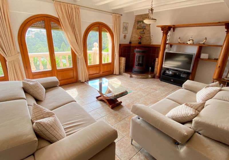 5 bedroom Villa for sale in Calpe / Calp with pool - € 1,165,000 (Ref: 9728450)