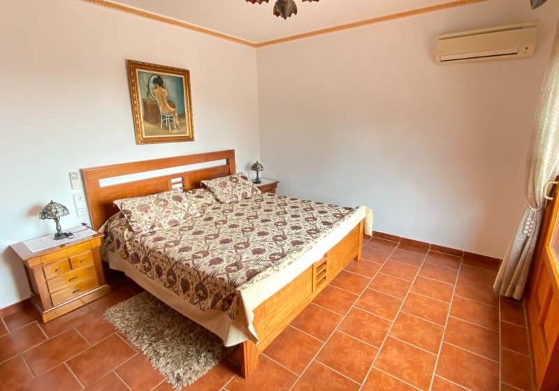 5 bedroom Villa for sale in Calpe / Calp with pool - € 1,165,000 (Ref: 9728450)