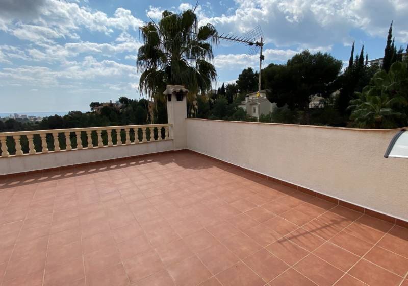 5 bedroom Villa for sale in Calpe / Calp with pool - € 1,165,000 (Ref: 9728450)