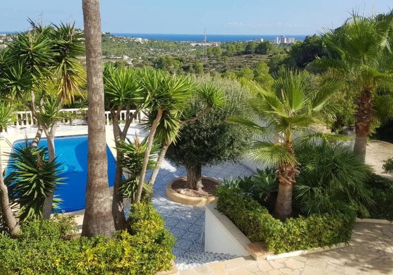 5 bedroom Villa for sale in Calpe / Calp with pool - € 1,165,000 (Ref: 9728450)