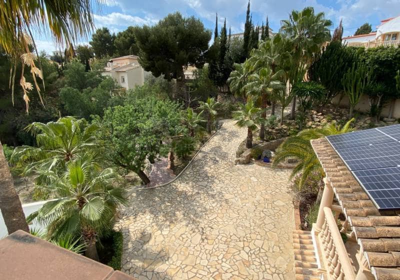 5 bedroom Villa for sale in Calpe / Calp with pool - € 1,165,000 (Ref: 9728450)