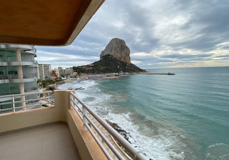 3 bedroom Apartment for sale in Calpe / Calp with pool - € 820,000 (Ref: 9728451)